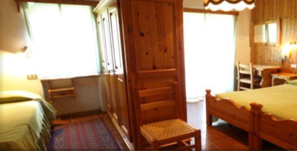 Hotel Alpe Fleurie Champoluc Zimmer foto